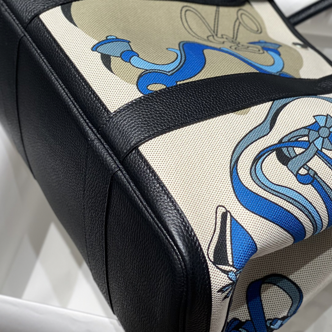 H**me5 painted graffiti French fjord imported original cowhide wax thread sewing master craft painted canvas 36*30cm