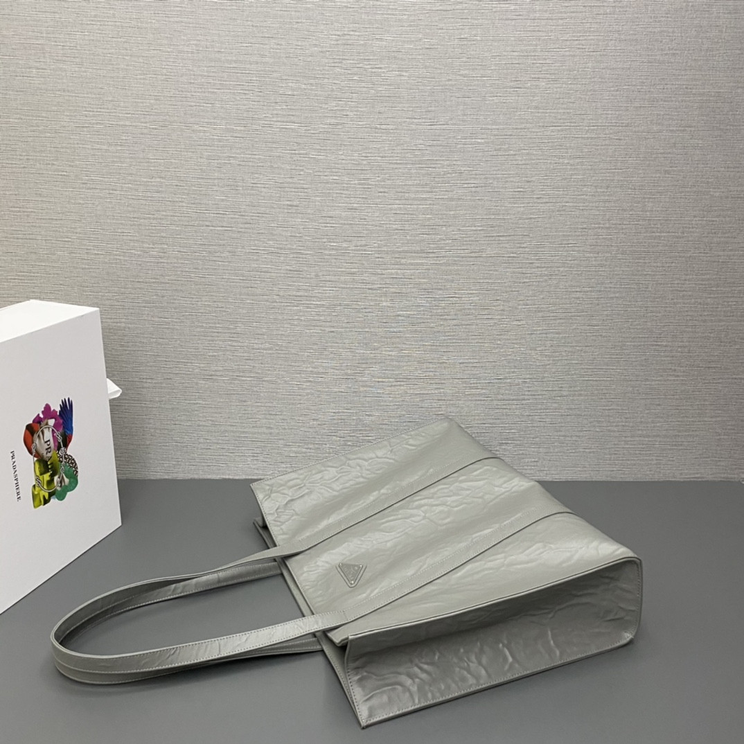 Pra*a Large Antique Tote Bag