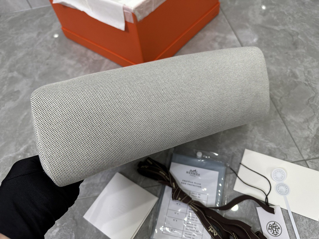 H**me5 limited edition color matching Herbag Size: 31cm