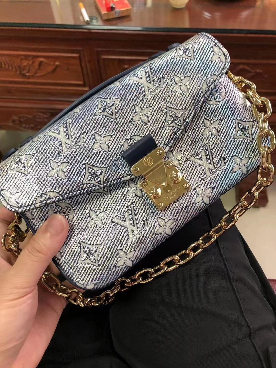 L0vis Vvtt0n Pochette Métis East West Bag