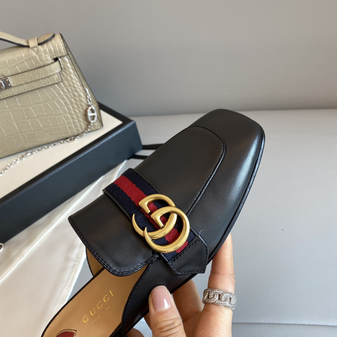 Gvc*1 Leather Slippers