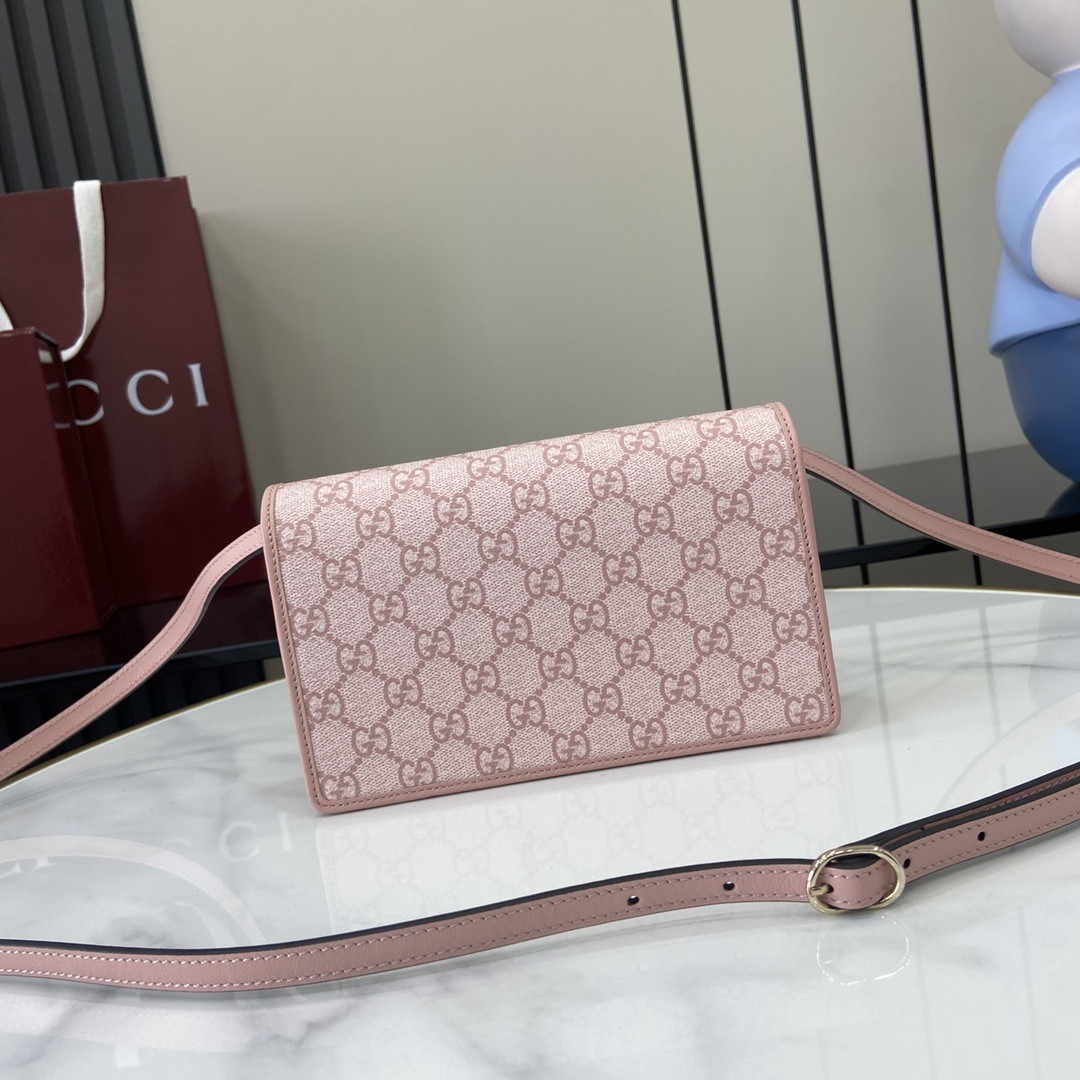 Gvc*1 Emblem Handbag