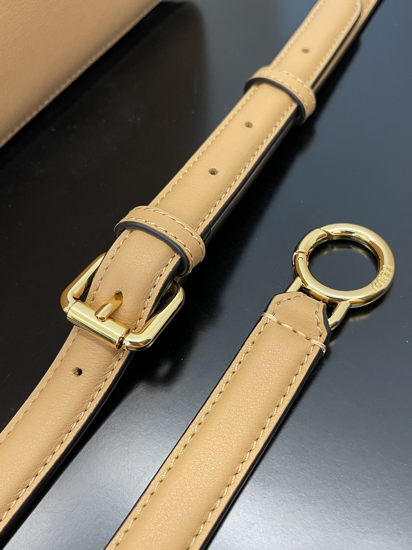 F**di Peekaboo Iseeu Small