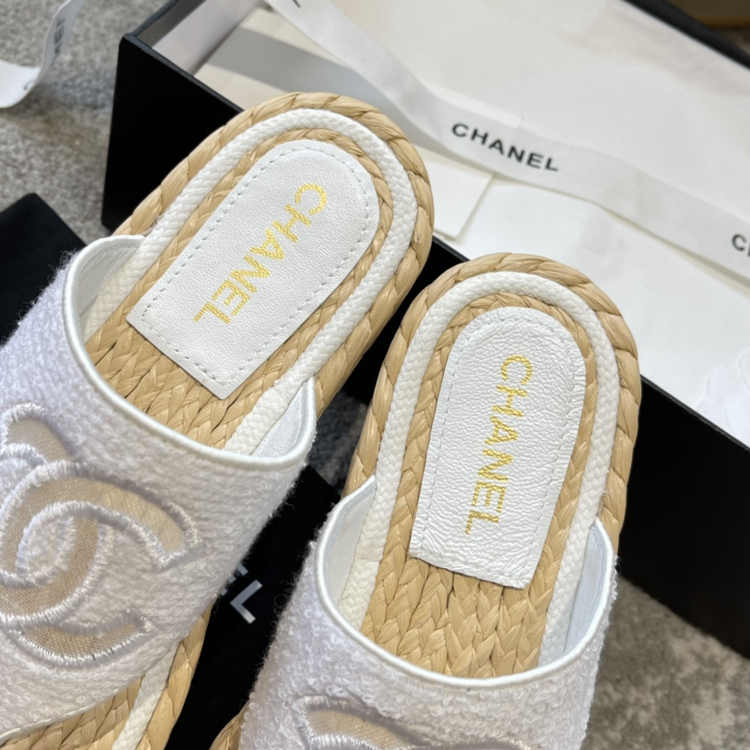 Ch**el Slippers