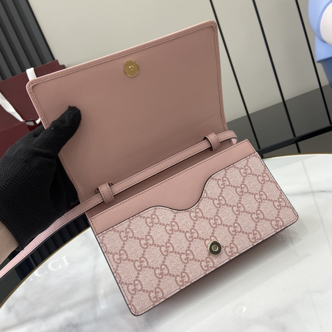 Gvc*1 Emblem Handbag