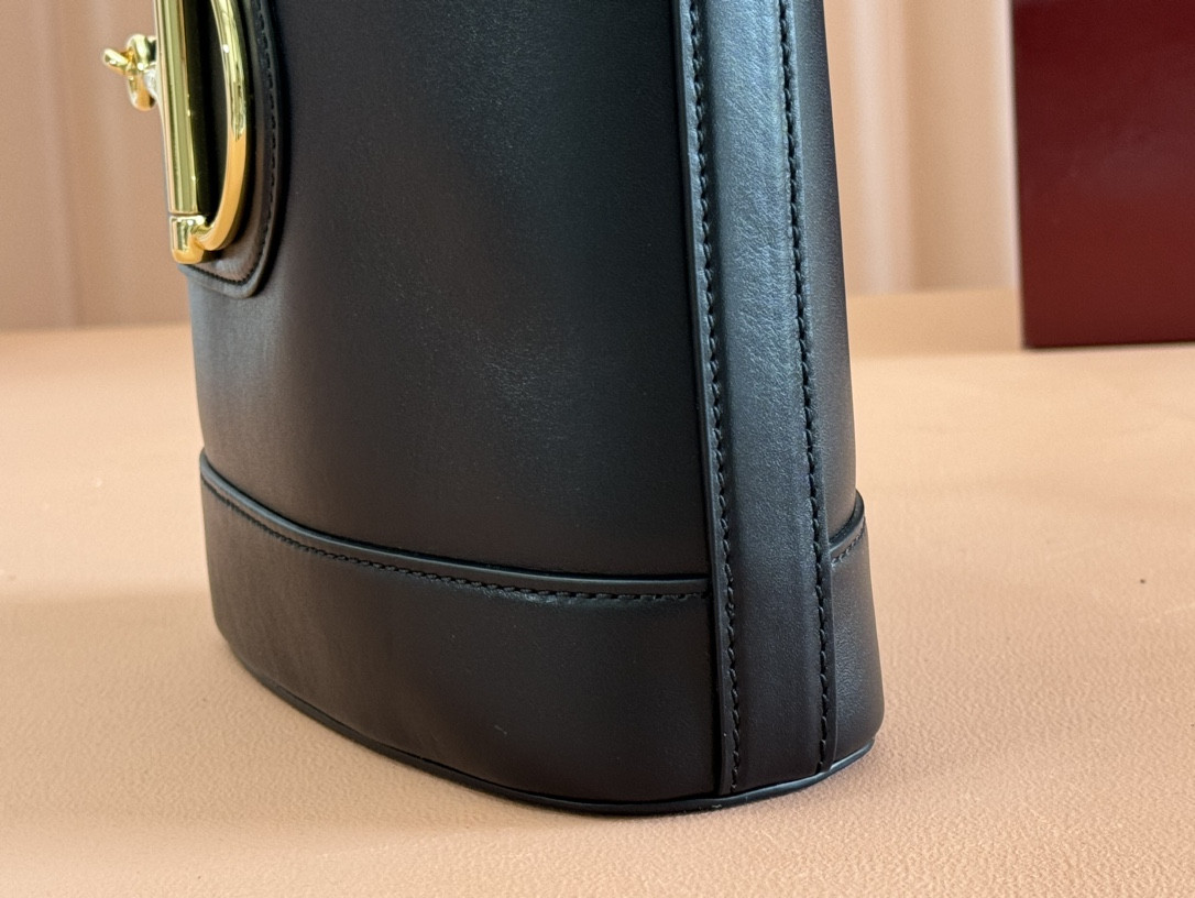 Gvc*1 2025 Spring/summer Collection Mini Bucket Bag