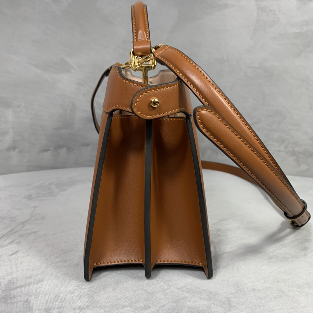 F**di Peekaboo Iseeu