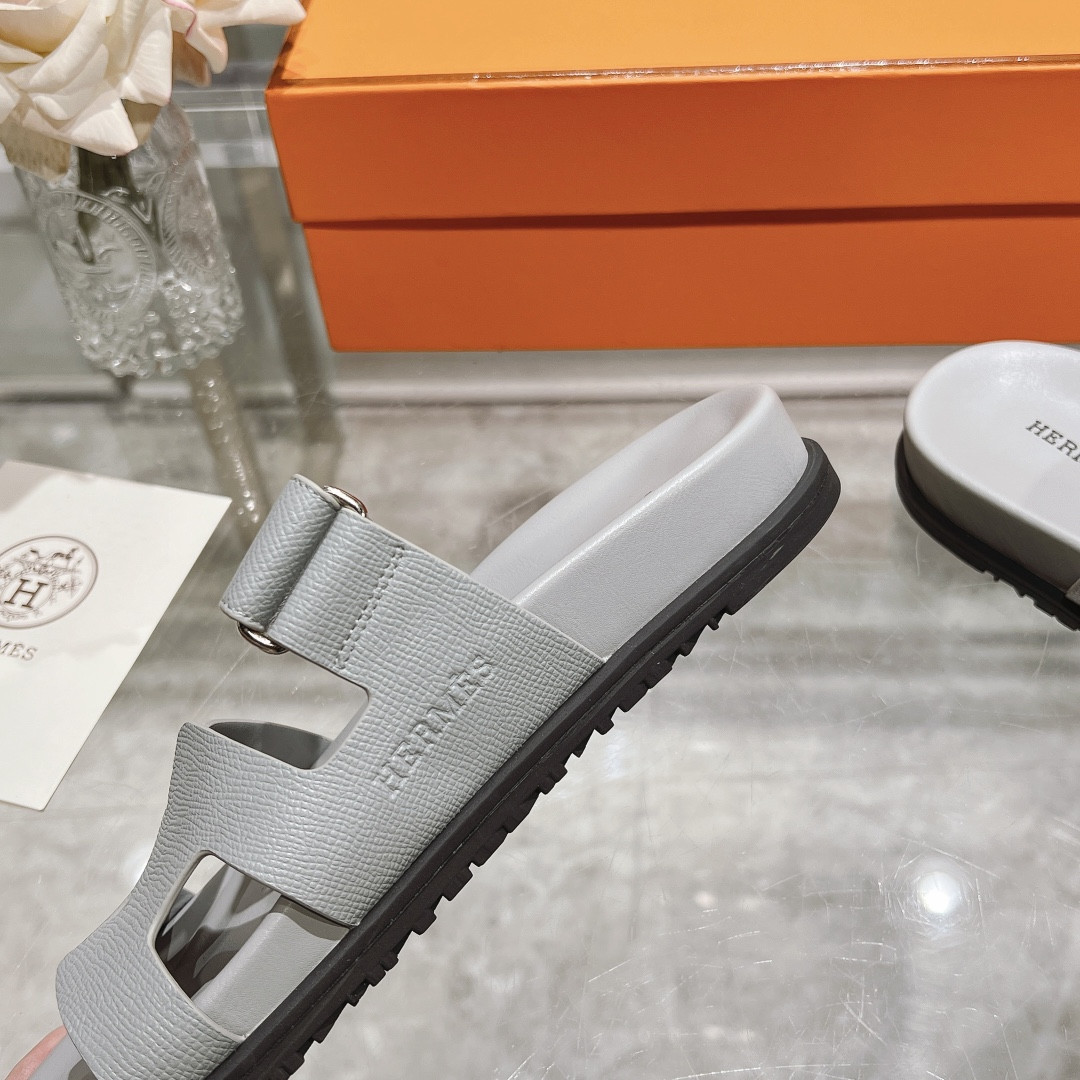 H**me5 Chypre Slippers