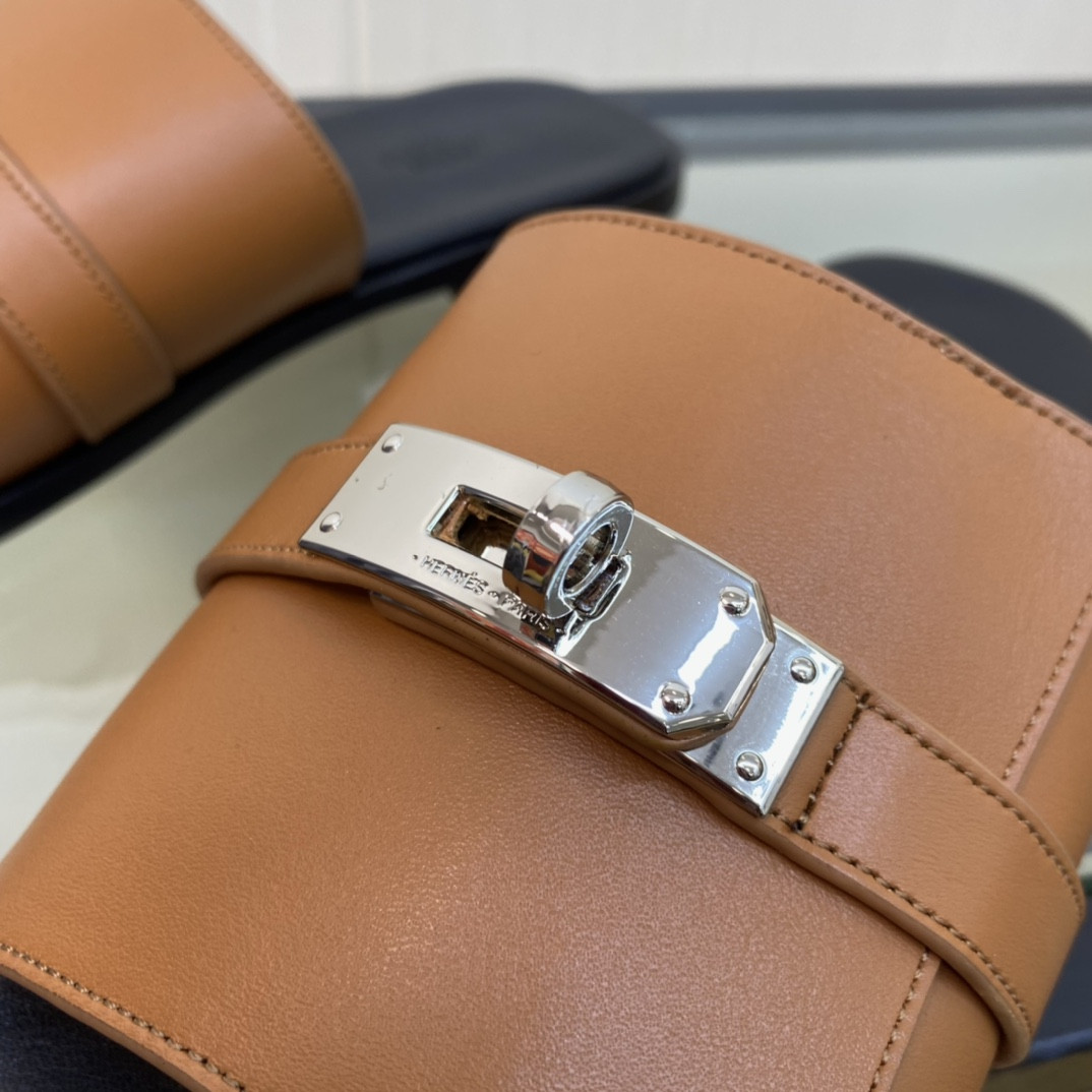 H**me5 KELLY LOCK SLIPPERS