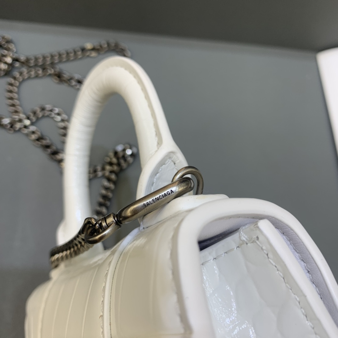 Ba1en*iaga Mini Hourglass