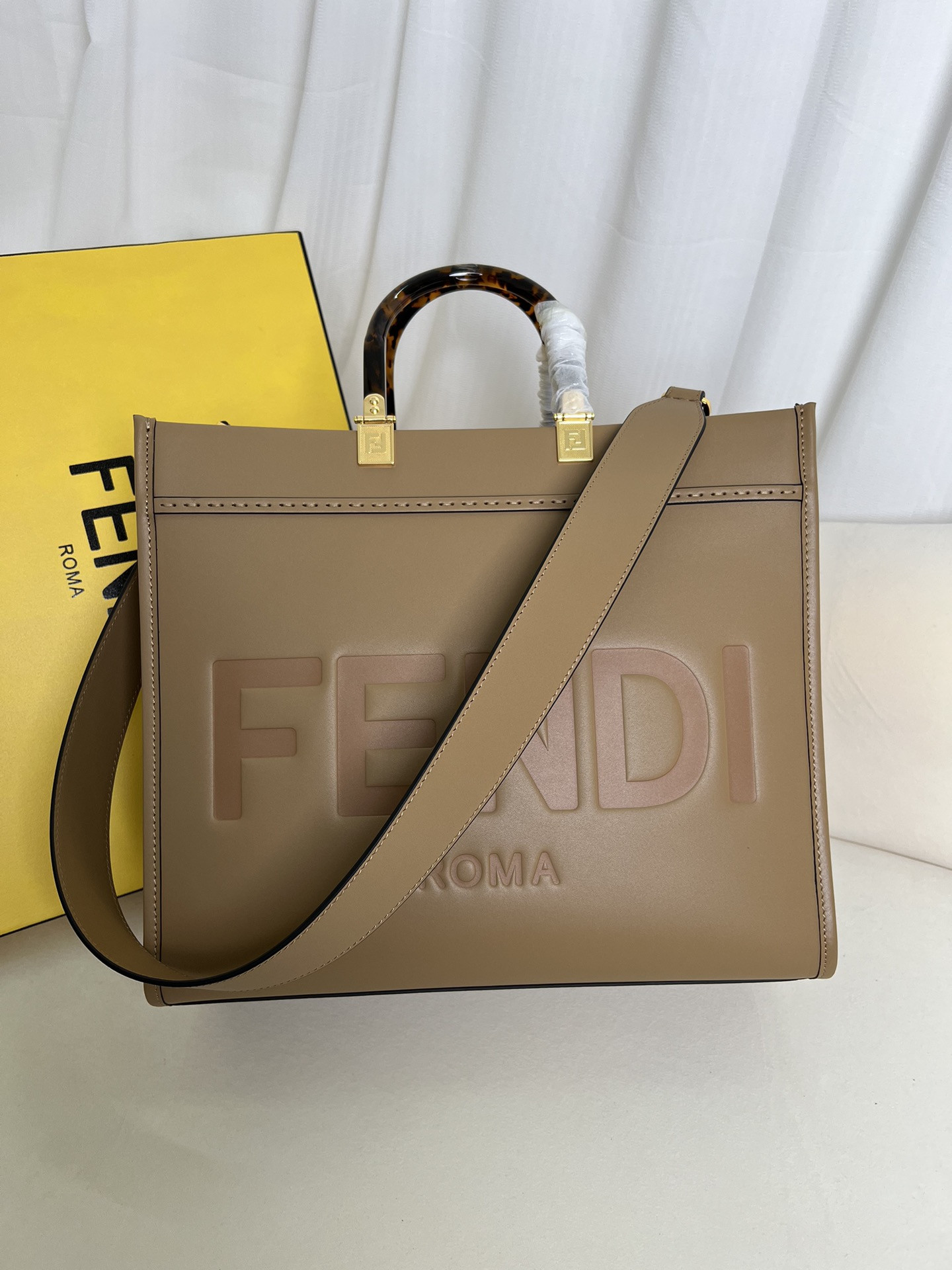 F**di SUNSHINE TOTE