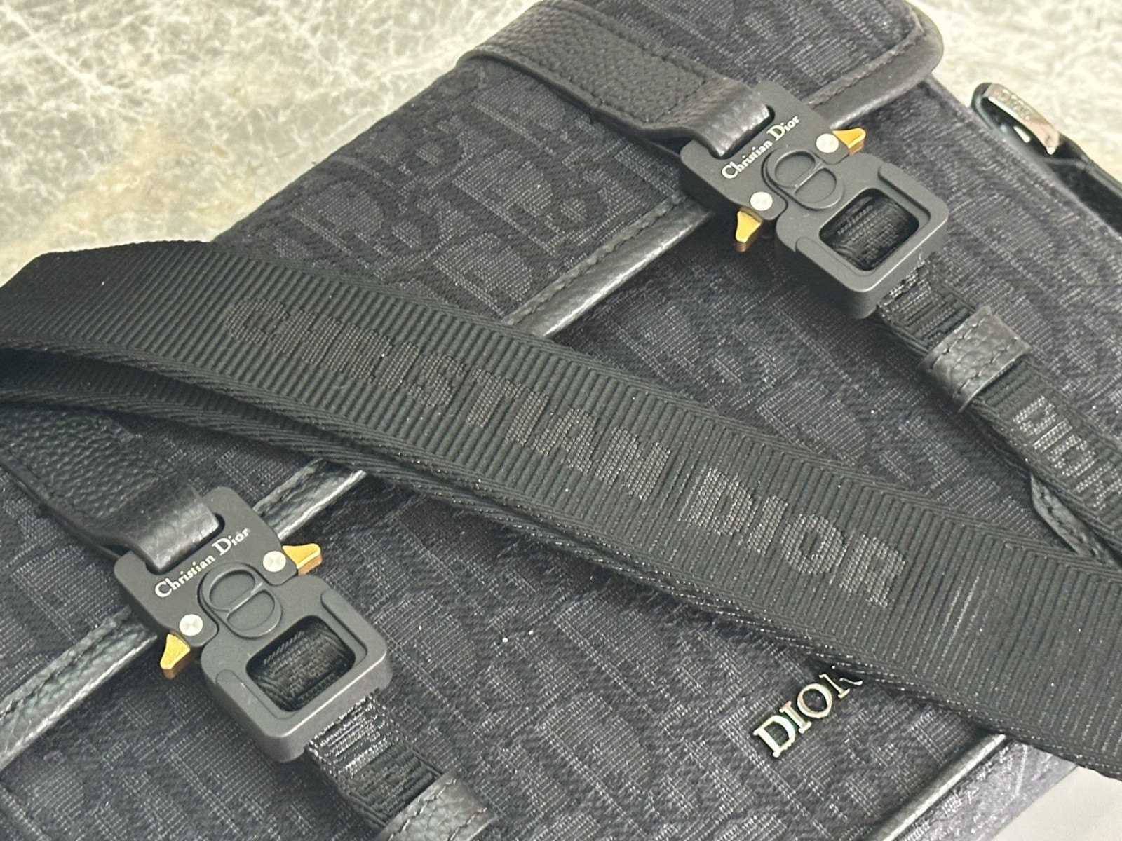 D10r Hit The Road Bag