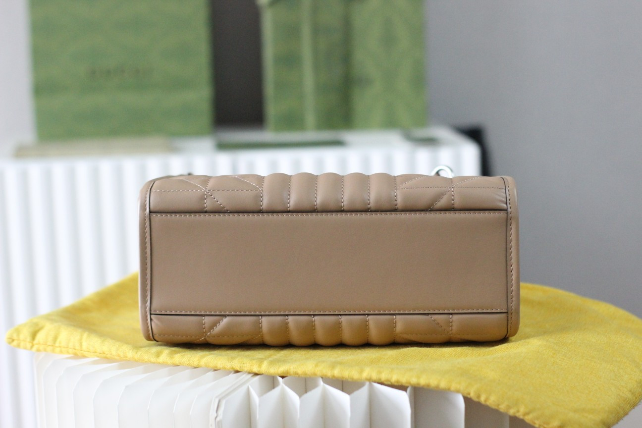 Gvc*1 Gg Marmont Bag