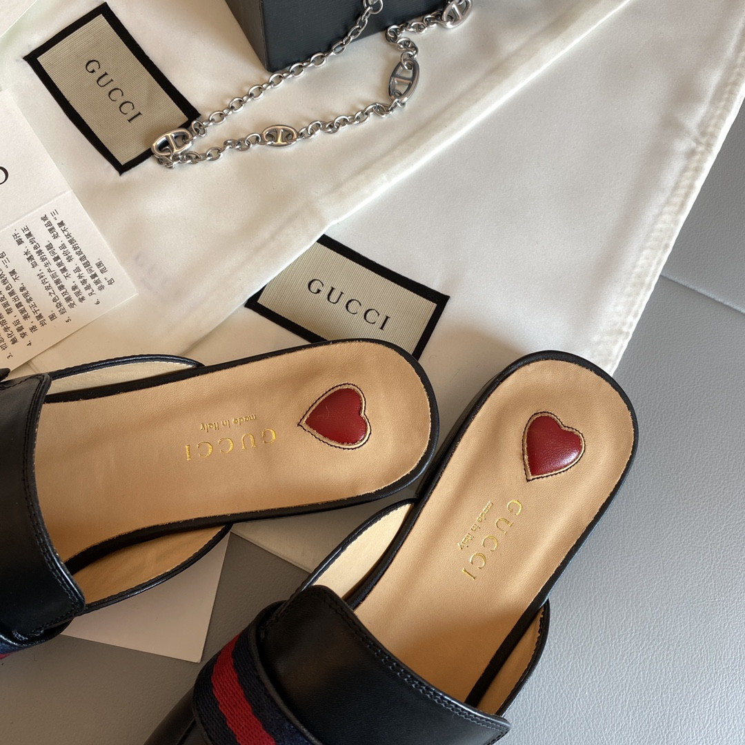 Gvc*1 Leather Slippers