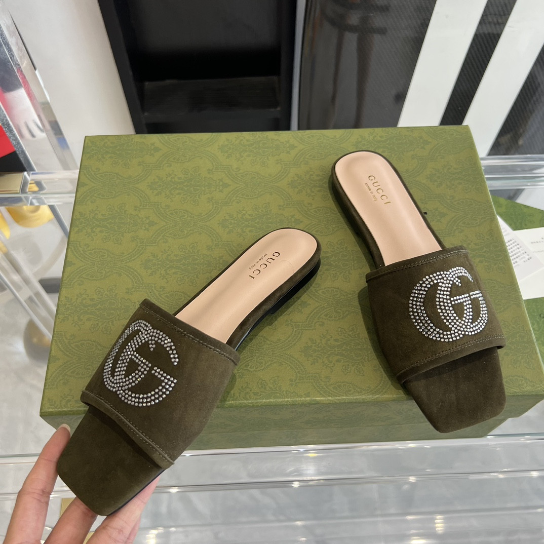 Gvc*1 Slippers