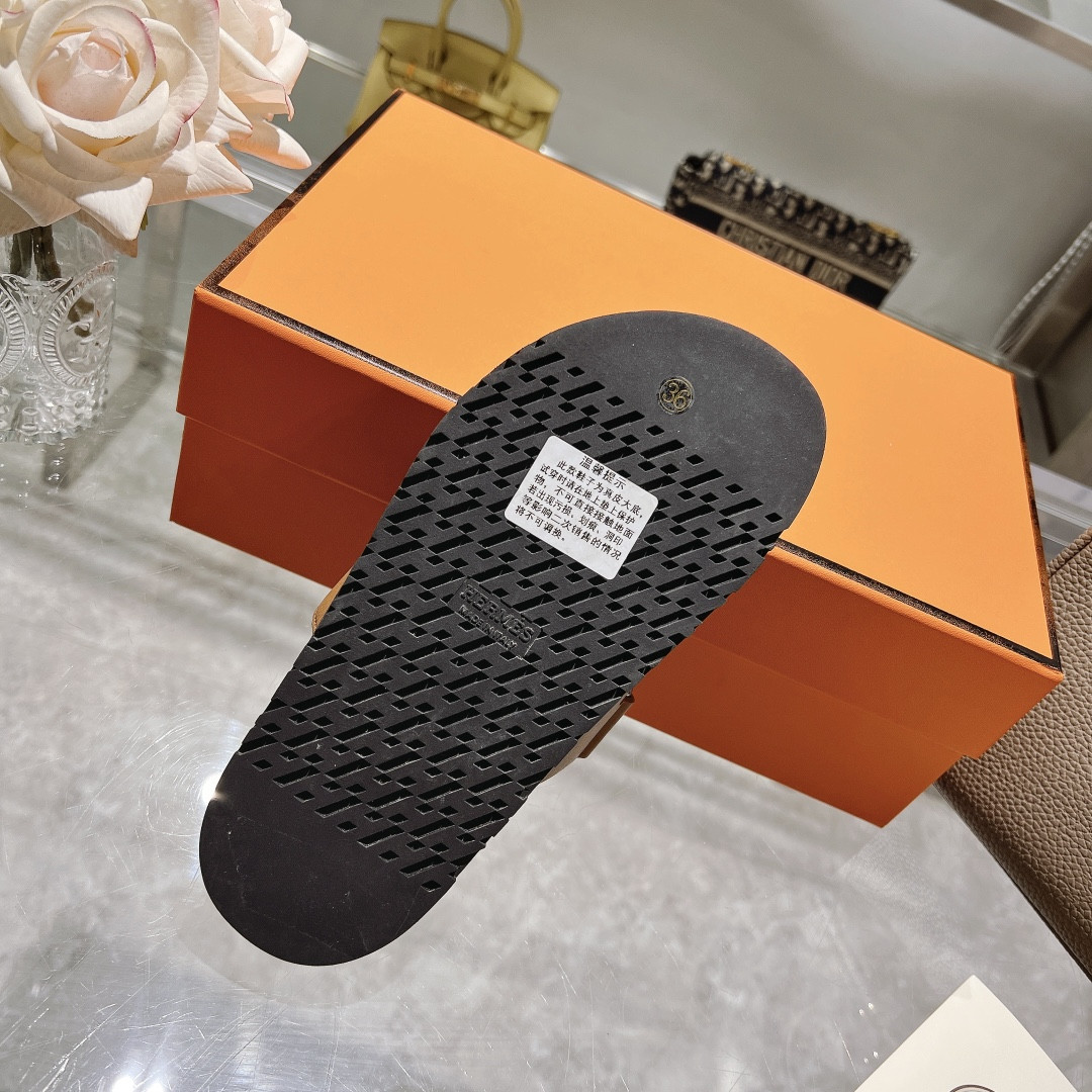 H**me5 Chypre Slippers
