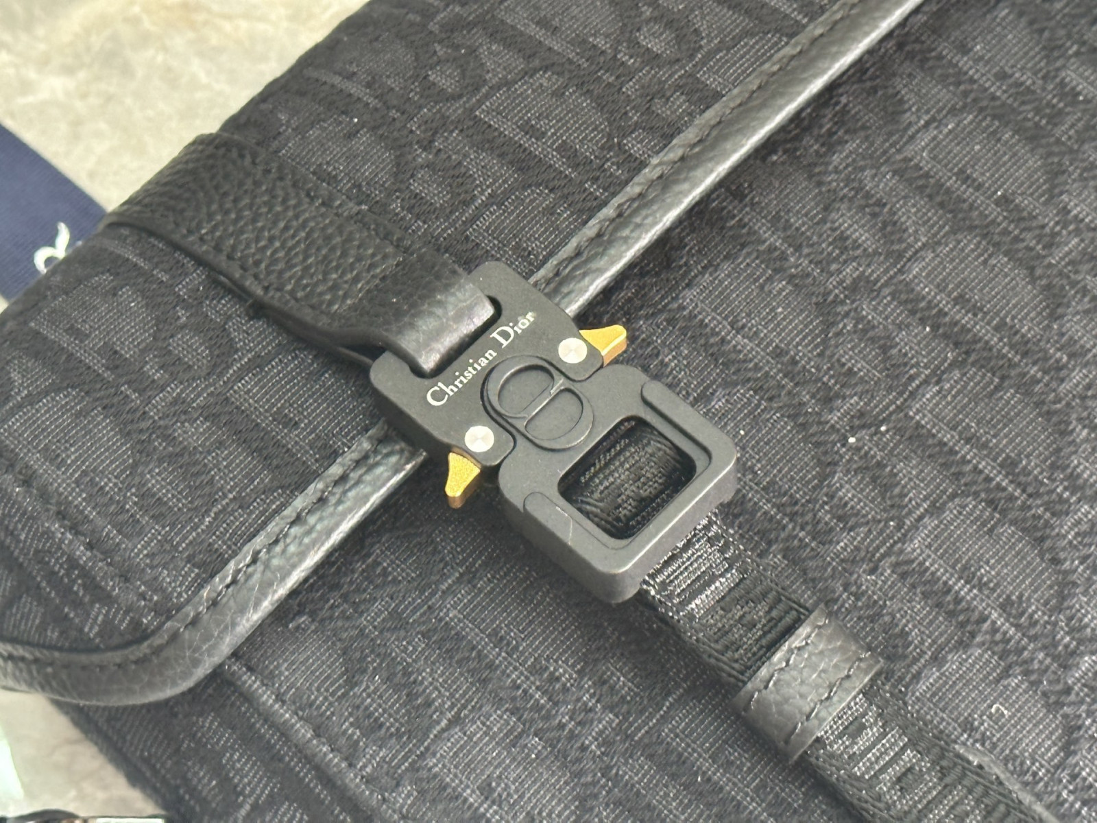 D10r Hit The Road Bag