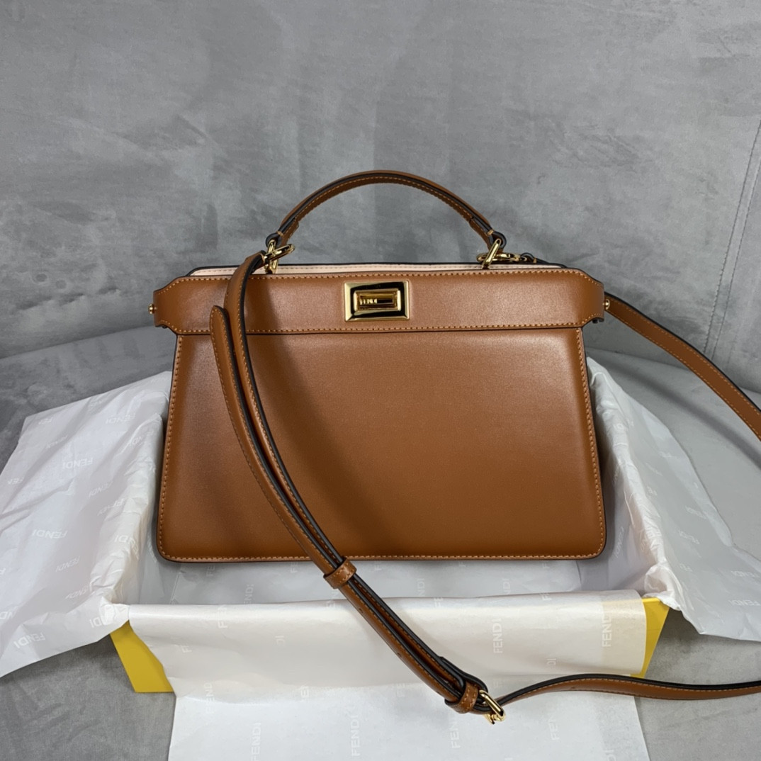 F**di Peekaboo Iseeu