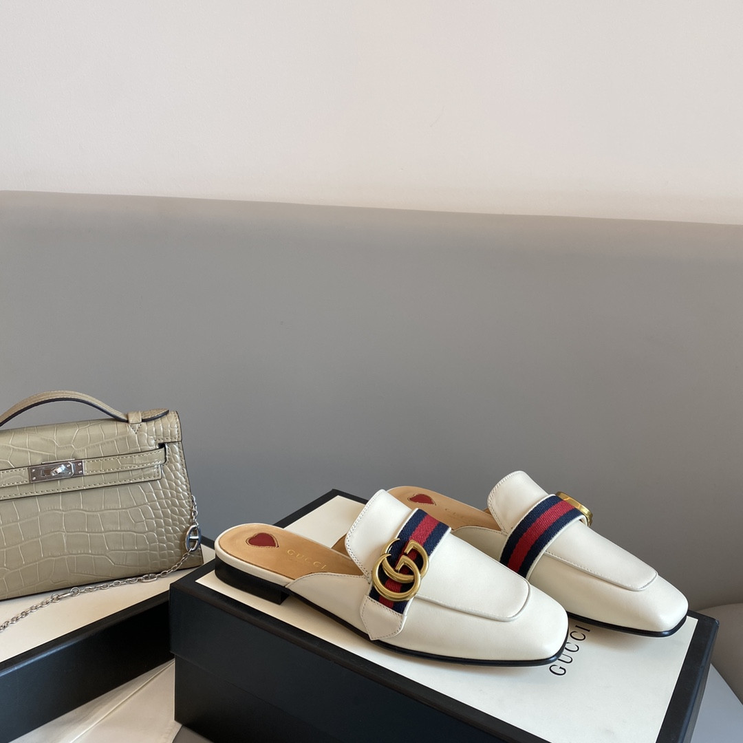 Gvc*1 Leather Slippers