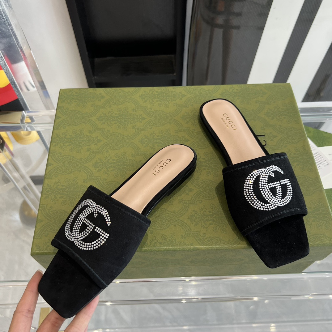 Gvc*1 Slippers