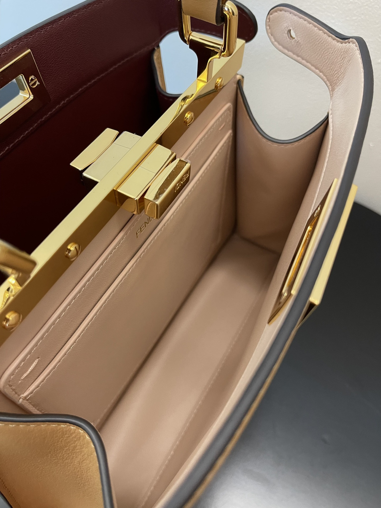 F**di Peekaboo Iseeu Small