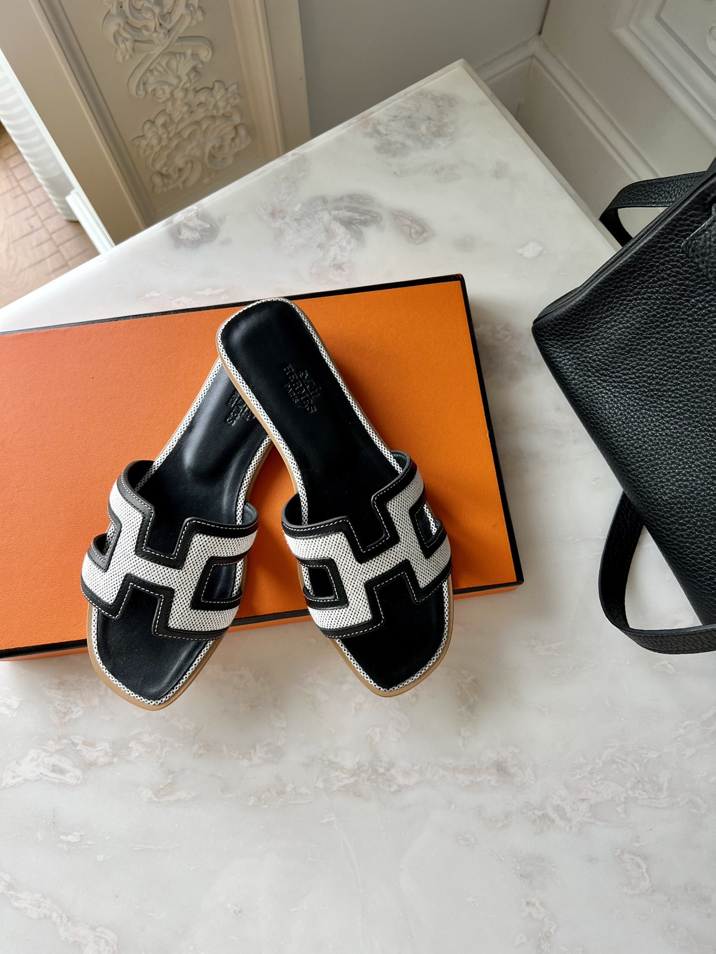 H**me5 Oran Slippers