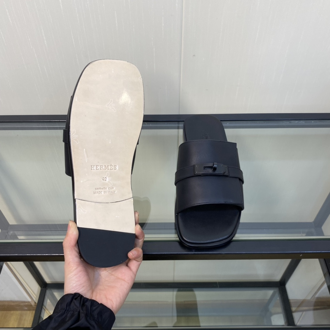 H**me5 KELLY LOCK SLIPPERS