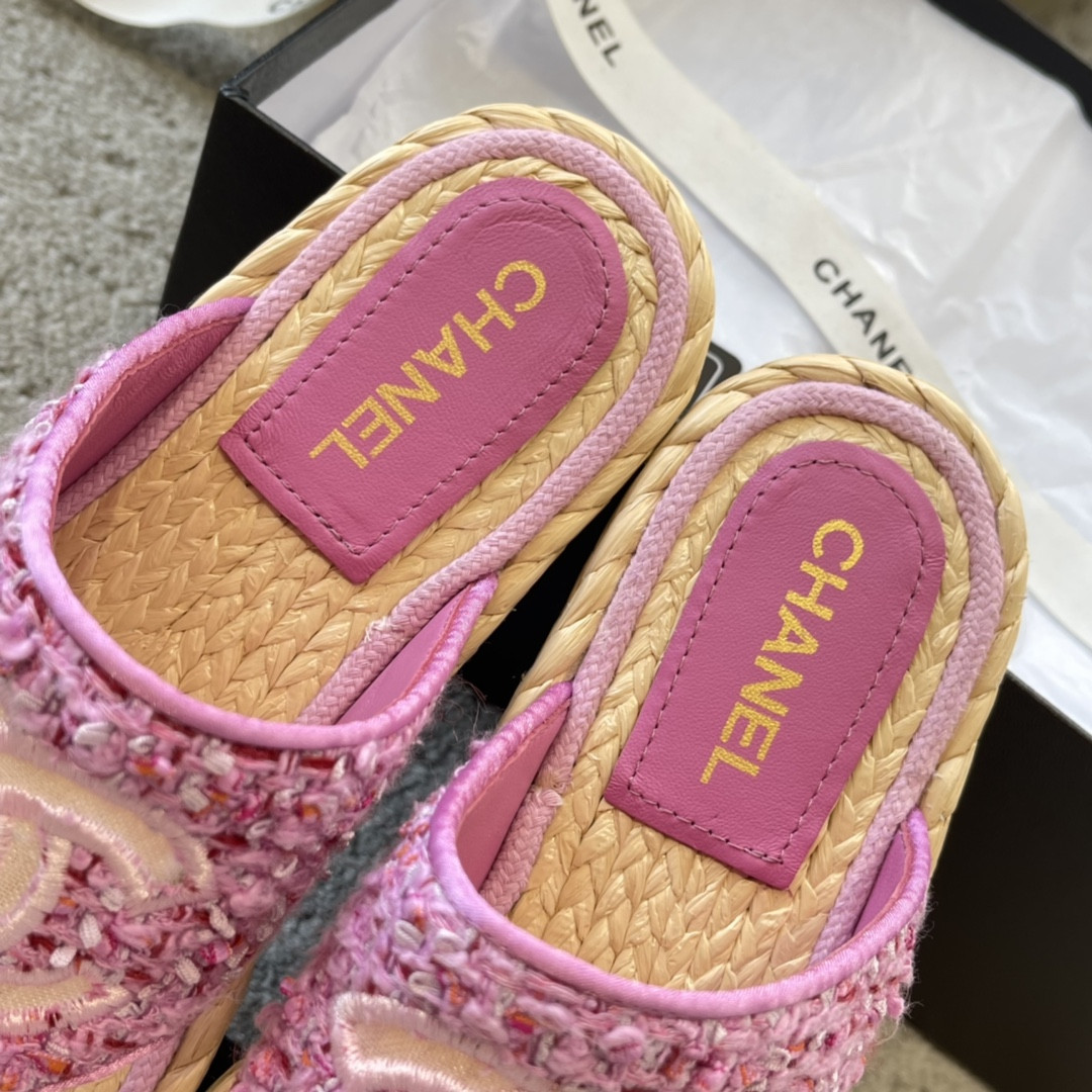 Ch**el Slippers