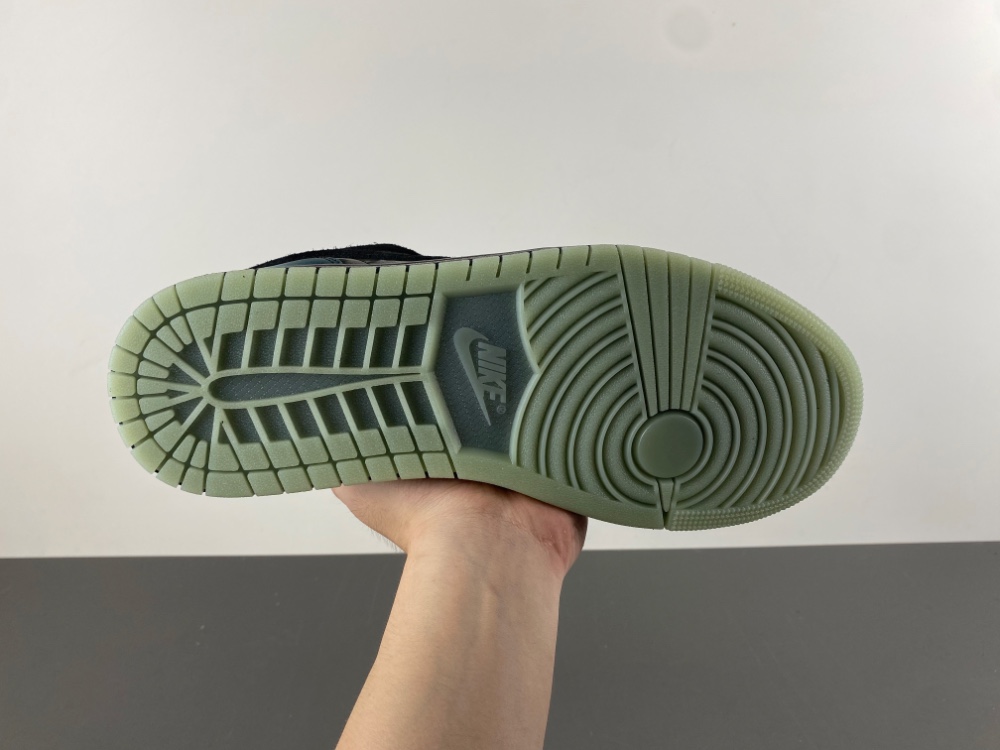 Air Jordan 1 Low Fortune Fly HQ3442-001