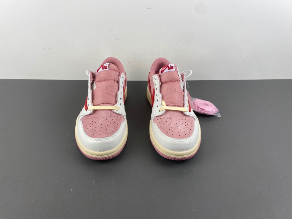 Travis Scott x Air Jordan 1 Low OG DM7866-100-1