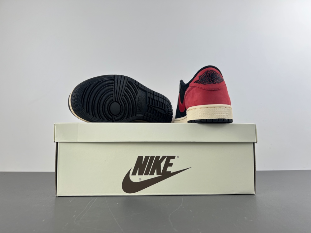 Travis Scott x Air Jordan 1 Low OG DM7866-061