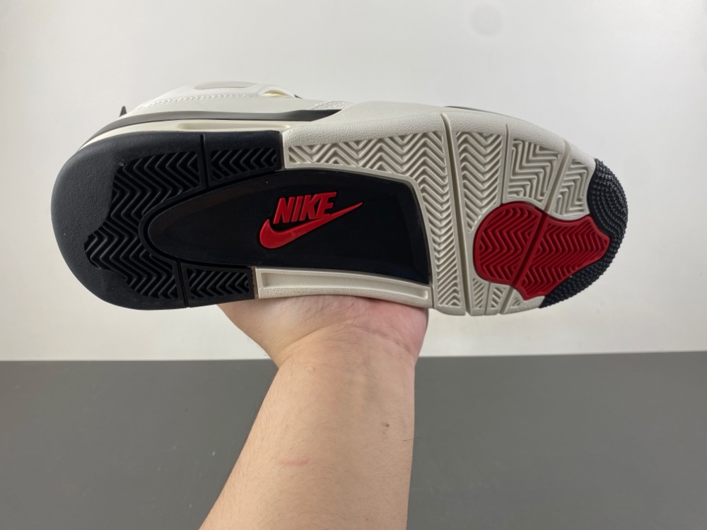 Air Jordan 4 Flight Club IM4002-100