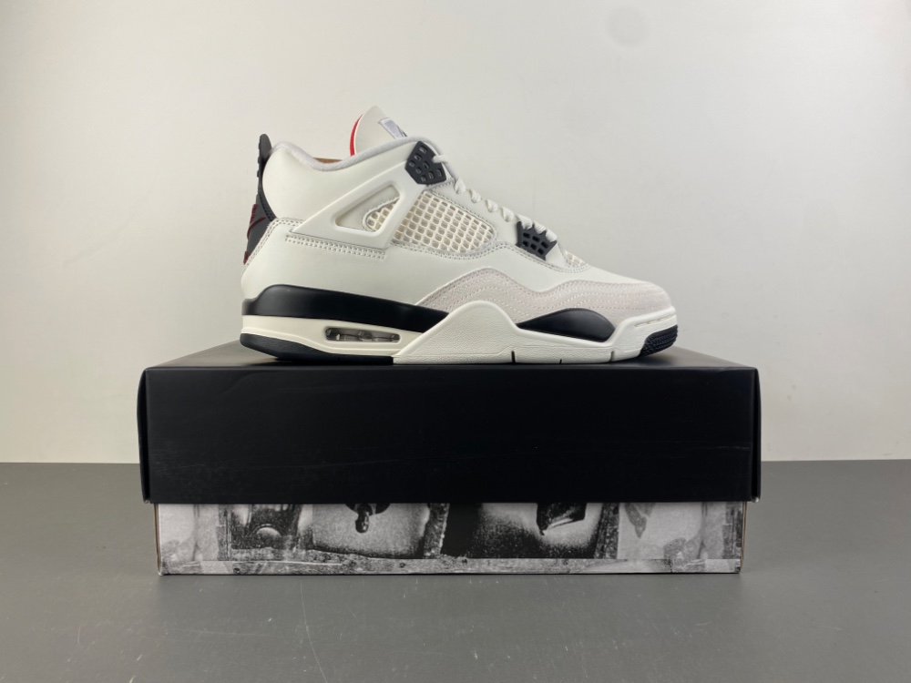 Air Jordan 4 Flight Club IM4002-100