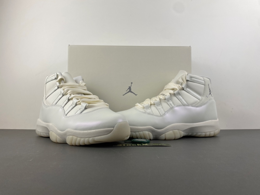 Air Jordan 11 Pearl AR0715-110-1