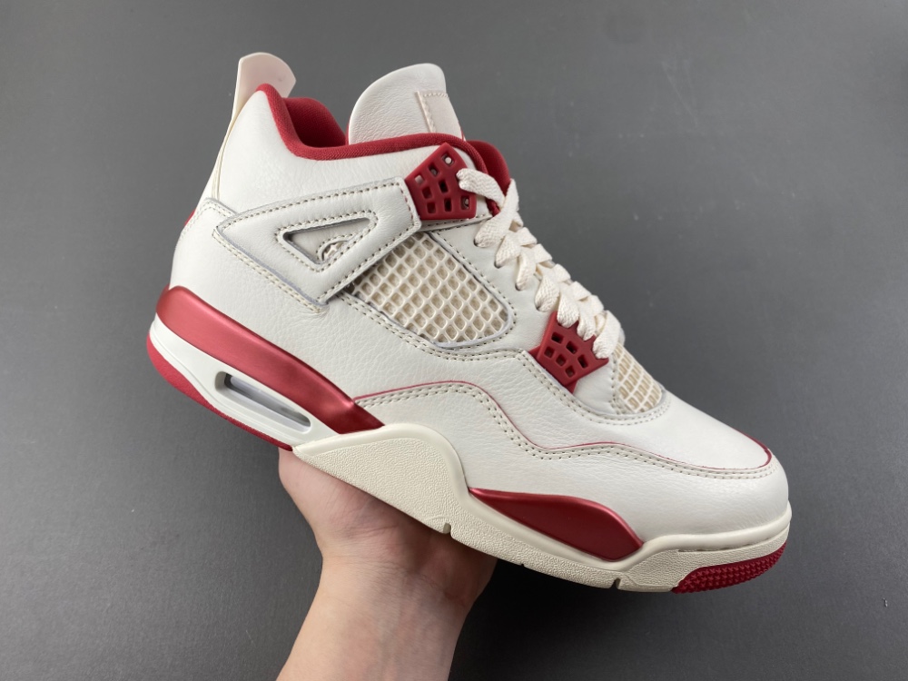 Air Jordan 4 HV0823-108