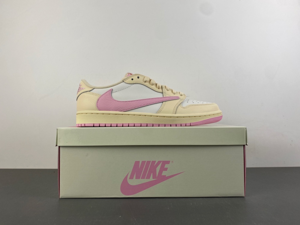 Travis Scott x Air Jordan 1 Low OG IQ7604-100