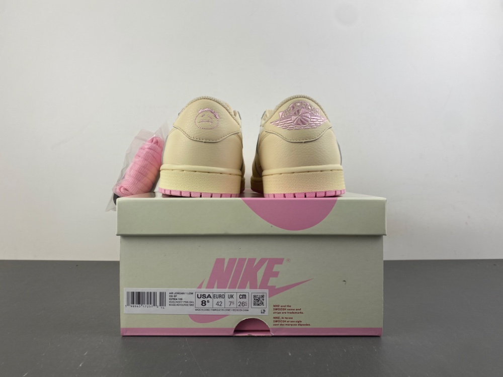 Travis Scott x Air Jordan 1 Low OG IQ7604-100
