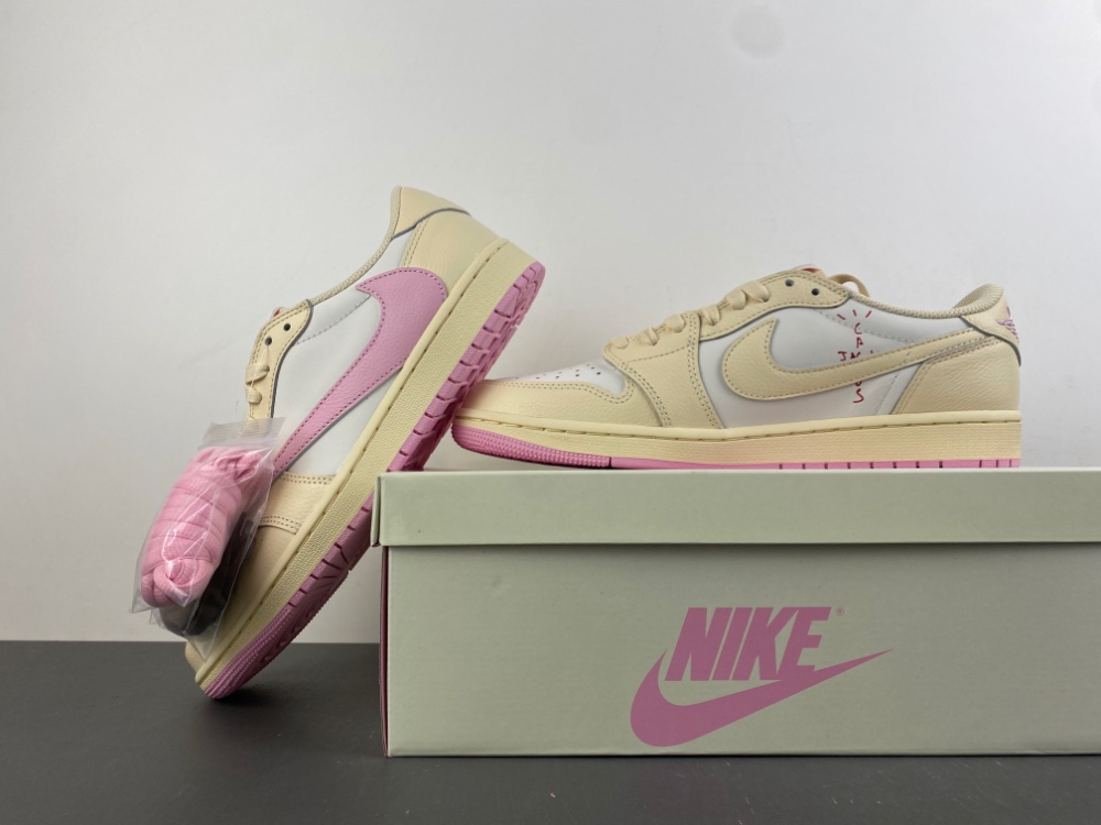 Travis Scott x Air Jordan 1 Low OG IQ7604-100